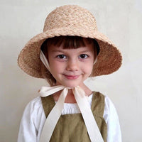 Thumbnail for petite fille chapeau de paille